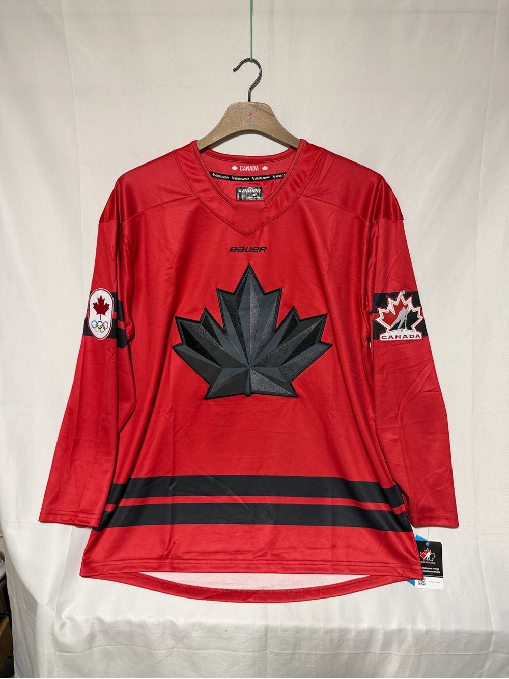 Bauer Team Canada Hockey Jersey Red Size Large NWT Olympic Practice Jersey